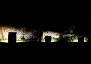 Demi-Lune : une installation lumineuse et sonore dans le chateau d'Angers