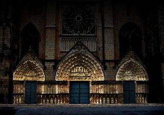 Mise en lumière des portails de la cathédrale de Poitiers